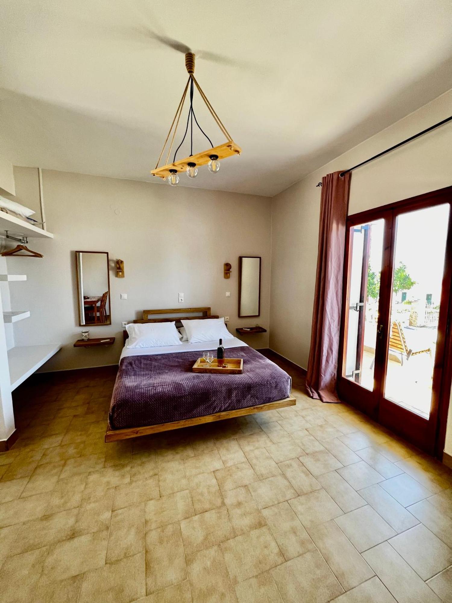 Ocean Front Studios Lourdata  Habitación foto